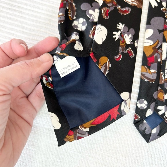 Vintage Mickey Mouse Myung Joo Silk Tie - Picture 2 of 10